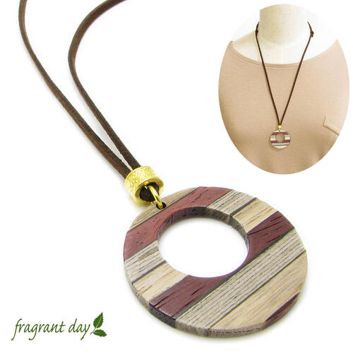 ネックレス レディース 木製 木 サークル 組み木 レザーネックレス 丸 プレート ナチュラル【fragrant day】 CHN10046