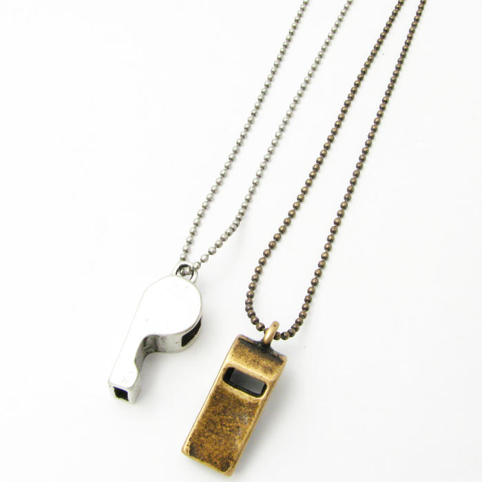 ネックレス 笛 ホイッスルのロングチェーンネックレス アンティークカラーKN34015【ペンダント】
