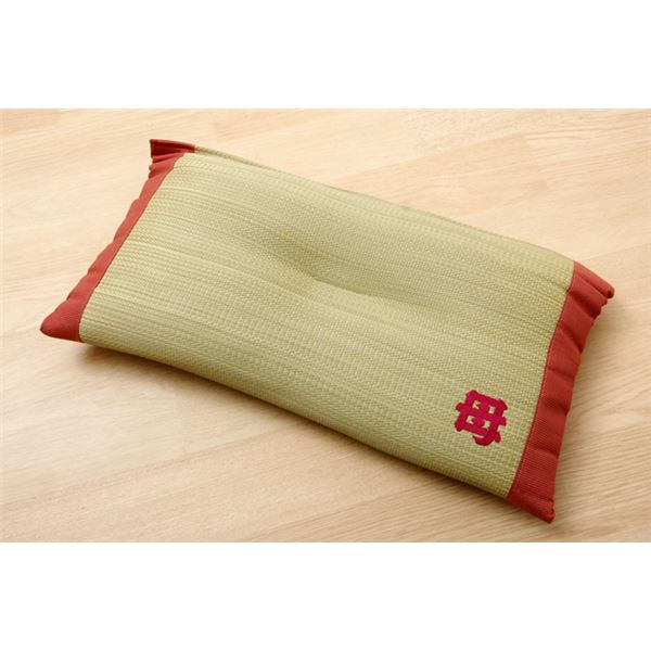 【送料無料】い草 枕/ピロー 【くぼみ平枕 約50×30cm 中材：低反発ウレタンチップ おふくろの枕】 抗菌防臭 消臭機能 〔ベッドルーム 寝室〕【代引不可】 生活用品・インテリア・雑貨 寝具 枕・抱き枕 レビュー投稿で次回使える2000円クーポン全員にプレゼント