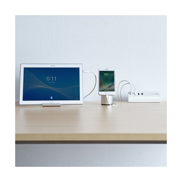 サンワサプライ クランプ式USB充電器(TypeC1ポート+USB3ポート・ホワイト) ACA-IP51W