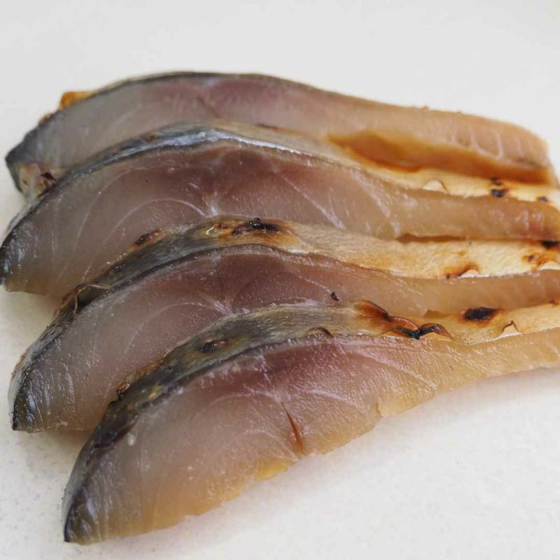 桜チップで冷温燻製。とろける食感、さばの生ハム?!鯖の冷燻【1パック/1枚入/約20cm】