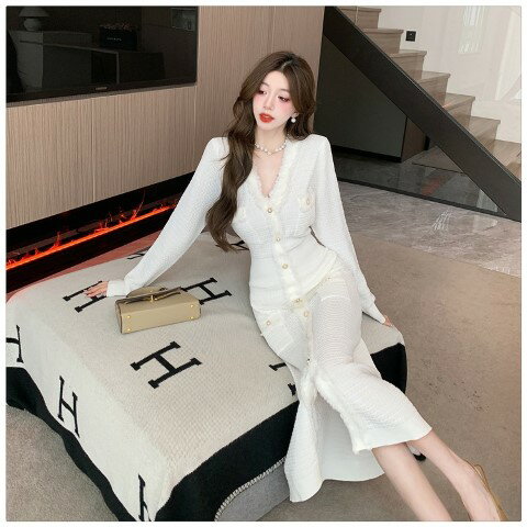 ニットワンピース 厚手 長袖 ワンピース ひざ丈 シンプル カジュアル カットソー かわいい 無地【大きいサイズ レディース 夏秋 結婚式 きれいめ タイト フォーマル 大人 上品 チュニック one-piece】