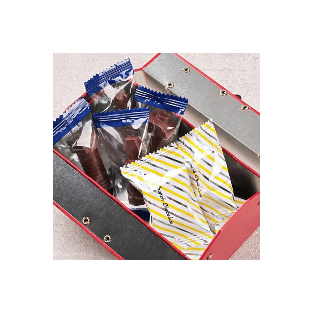 レッド ツールボックス缶チョコレート 神戸西倉庫