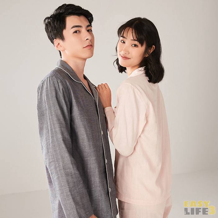 Easy life3のペアパジャマ 綿100％ ガーゼパジャマ ダブルガーゼ メンズ レデイース ペア パジャマ 春夏 綿 ペアルック ルームウェア 長袖 vネック 可愛い 部屋着 セットアップ おしゃれ 上下セット 無地 ファッション シンプル カップル お揃い 寝間着 ゆったり 新婚祝い クリスマス｜アングル2