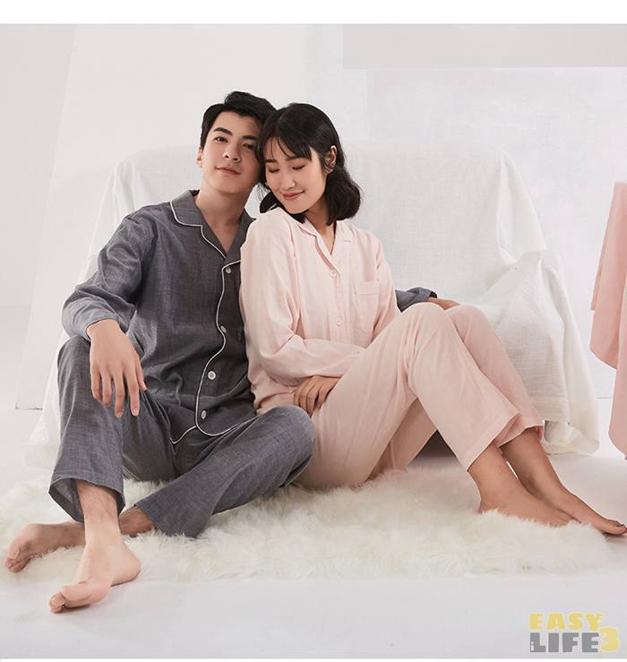 Easy life3のペアパジャマ 綿100％ ガーゼパジャマ ダブルガーゼ メンズ レデイース ペア パジャマ 春夏 綿 ペアルック ルームウェア 長袖 vネック 可愛い 部屋着 セットアップ おしゃれ 上下セット 無地 ファッション シンプル カップル お揃い 寝間着 ゆったり 新婚祝い クリスマス｜アングル3