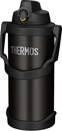 スポーツブラック/3000 ml/FJQ-3000 BK・Color:ブラックSize:3000 ml・パッケージ個数:1・【ラク持ちハンドル】新構造のハンドルでさらに飲みやすくなった大容量ジャグ。長時間のスポーツの強い味方。・サイズ(約):幅17.5×奥行14.5×高さ35.5cm、本体重量(約):1.2kg、容量:3L・保冷効力:9℃以下(6時間)・原産国:中国・素材・材質:内びん:ステンレス鋼 / 胴部:ステンレス鋼(アクリル樹脂塗装) / フタ・キャップ本体:ポリプロピレン(発泡ポリプロピレン内蔵) / ハンドル:ポリプロピレン / フタパッキン:シリコーンゴム / シールパッキン:シリコーンゴム【ラク持ちハンドル】新構造のハンドルでさらに飲みやすくなった大容量ジャグ。長時間のスポーツの強い味方。 ●ステンレス製魔法びん構造だから高い保冷力 (保冷専用) ●持ち運びやすく、握りやすいショートハンドル ●大きな氷が入るワイドな口径 ●スポーツ飲料OK