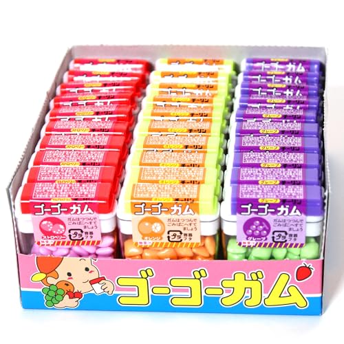 ゴーゴーガム・Style:ゴーゴーガム・小さな容器にガムが詰まった駄菓子商品紹介 小さな容器にガムが詰まった駄菓子です。1Bに味は3種類入っています。 原材料・成分 【グレープ】砂糖（国内製造）、ぶどう糖、水飴、でん粉分解物、でん粉／ガムベース、増粘多糖類、香料、加工でん粉、酸味料、光沢剤、軟化剤、黄色4号、青色1号　【オレンジ】砂糖（国内製造）、ぶどう糖、水飴、でん粉分解物、でん粉／ガムベース、増粘多糖類、香料、加工でん粉、酸味料、光沢剤、軟化剤、黄色5号　【ストロベリー】砂糖（国内製造）、ぶどう糖、水飴、でん粉分解物、でん粉／ガムベース、増粘多糖類、加工でん粉、香料、酸味料、光沢剤、軟化剤、赤色106号