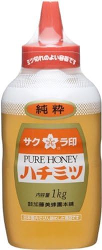 -/1.0キログラム (x 1)/-・パッケージ個数:1・内容量:1Kg・カロリー:294Kcal・原材料:はちみつ・商品サイズ(高さ×奥行×幅):85×85×1065mm商品紹介 中国・アルゼンチン・ニュージーランド・カナダ・その他の国のハチミツをブレンドしたまろやかな風味が特長の親しみやすい純粋はちみつです。 パンやホットケーキにはもちろんですが、ヨーグルト・シリアルの甘味つけに使用したり、季節のフルーツや生野菜ジュースにご利用ください。 容器は蜜切れのよいクチバシ状の注ぎ口を採用しています。 原材料・成分 はちみつ 使用方法 ●お召し上がり方：●ヨーグルト、季節のフルーツ、シリアルのトッピングや生野菜ジュースにどうぞ。 ●お料理やお菓子作りのお砂糖代わりに。 安全警告 ●ご注意：●結晶は容器の底に白い粒々ができて始まりますが、品質に変わりはありません。キャップをゆるめ、容器ごとぬるま湯から徐々に温めて湯煎すると液状に戻ります。 ●ハチミツは生モノですから、一歳未満の乳児には与えないでください。