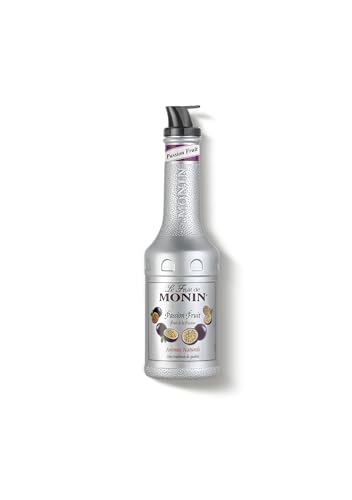 -/1リットル (x 1)/E-Monin-FruchtPurPassion-A-1l-1-Ven・FlavorName:パッションフルーツSize:1リットル (x 1)・パッケージ個数:1・名称：ノンアルコールシロップ　原材料名：砂糖、濃縮パッションフルーツピューレ/香料、酸味料、増粘剤(ペクチン：リンゴ由来)、保存料(ソルビン酸K)　内容量：1000ml　保存方法：開栓前は直射日光を避け常温で保存　原産国名：マレーシア　※製品の特徴上、まれに原材料由来の果物の種や繊維が見られますが、品質に問題はございません。開栓後は、お早めにお召し上がりください。・栄養成分表示(100g当たり)　熱量：265kcal、たんぱく質：1.2g、脂質：0.2g、炭水化物：65g、食塩相当量：0.4g　(推定値)・【アレルギー】りんご・【トロピカルな酸味】パッションフルーツのトロピカルでエキゾチックなフレーバーは、他の何にもマネできないでしょう。熟したパッションフルーツの酸味のある香りに、刺激的で爽やかな味わいで、カクテルやレモネード、アイスティーなどを南国のパラダイスにいるよう商品紹介 パッションフルーツのトロピカルでエキゾチックなフレーバーは、他の何にもマネできないでしょう。熟したパッションフルーツの酸味のある香りに、刺激的で爽やかな味わいで、カクテルやレモネード、アイスティーなどを南国のパラダイスにいるようなフレーバーに仕上げることができます。 【深いオレンジ色】バーボンとレモン果汁にこのフルーツミックスを加えて、エレガントさをプラスしたウイスキーのアレンジに。甘酸っぱい味わいは、ヨーグルトドリンクに合わせてもおいしいです。 【モナン】 1912年、フランスの中心に位置する美しい古都ブールジュで生まれたMONIN（モナン）は、家族的経営ながら品質・販売高ともにフランスを代表するブランドです。1930年代から輸出を始め、ヨーロッパにおいて新たなカクテルブームをもたらし、その後アメリカにおいてもフレーバーコーヒーブームを巻き起こしました。 この成功の秘訣は、モナン親子3代に渡る商品を生み出す際に蓄積してきた長く豊富な経験と時代をリードする新しい発想、そして何よりも最高の品質へのこだわりにあると言えるでしょう。今日ではフランスにとどまらずアメリカ、マレーシアに支社・工場、UAEには支社を置き、全世界にその生み出す素晴らしい商品と豊富な情報を安定的に、且つ迅速に供給する体制を整え、名実共に世界140ヶ国以上のプロフェッショナルから愛される国際的なブランドとして認められています。 原材料・成分 砂糖、濃縮パッションフルーツピューレ/香料、酸味料、増粘剤(ペクチン：リンゴ由来)、保存料(ソルビン酸K) 使用方法 各種ドリンクベースや、使い方次第でデザートソース等としてもご利用いただけます。 安全警告 常温保存可能ですが、開封後はお早めにご使用ください。 ご注意（免責）＞必ずお読みください ボトルデザイン及び商品ラベルはメーカー又は代理店の都合により予告無く変更される場合があります。　　　実店舗及び、他のショッピングサイトと併設されているため、ご注文のタイミングによってはお時間をいただく場合がございます。　　　システムの都合上、商品名及び画像と実際のヴィンテージ（年代）が異なる場合がございます。発送される商品は通常仕入れ可能なヴィンテージとなります。