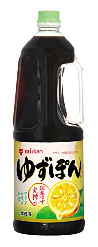 -/1.8リットル (x 1)/56355・Size:1.8リットル (x 1)・パッケージ個数:1・原材料:本醸造しょうゆ(小麦・大豆を含む)、果糖ぶどう糖液糖、醸造酢、ゆず果汁、食塩、昆布だし/調味料(アミノ酸等)、酸味料・内容量:1.8L・商品サイズ(高さx奥行x幅):32.5cm×10.7cm×10.7cm・国産・ブラント名:ミツカン商品紹介 商品紹介 ゆず果汁を加えた味付けぽん酢(ポン酢)です。そのままサラダや鍋のつけ汁、冷奴、焼魚などにお使い頂けます。いろいろなメニューをゆずの風味で美味しくお召し上がりいただけます。国産の柚子を丸搾りしています。ゆずの風味とまろやかな味わいで、水炊きなどの鍋物だけではなくサラダや冷奴などにも幅広くお使い頂けます。※本製品は、業務用製品ですが、一般消費者の方にもお使い頂けます。 原材料・成分 しょうゆ(小麦・大豆を含む)(国内製造)、果糖ぶどう糖液糖、醸造酢、ゆず果汁、食塩、昆布だし/調味料(アミノ酸等)、酸味料 原材料・成分 しょうゆ（小麦・大豆を含む）（国内製造）、果糖ぶどう糖液糖、醸造酢、ゆず果汁、食塩、昆布だし／調味料（アミノ酸等）、酸味料
