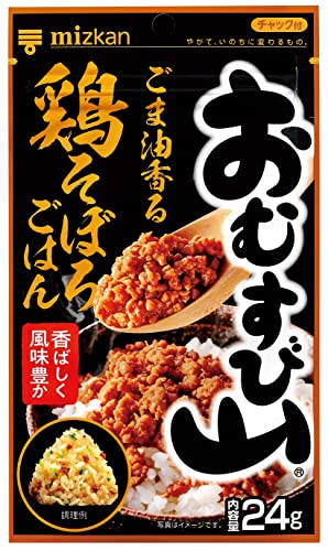 -/24グラム (x 10)/83896・パッケージ個数:10・原材料:味付鶏そぼろ(鶏肉、大豆たん白、パーム油、しょうゆ、ラード、甜麺醤、香辛料、食塩、砂糖、乾燥卵白、チキンエキス)(タイ製造)、食塩、味付大根葉(大根葉、食塩、砂糖)、ごま油顆粒、砂糖、デキストリン、すりごま、粉末しょうゆ、酵母エキス、ごま油/調味料(アミノ酸等)、カラメル色素、加工でん粉、ソルビトール、粉末セルロース、酸化防止剤(ビタミンE)、(一部に小麦・卵・ごま・大豆・鶏肉・豚肉を含む)・栄養成分:1食(6g)当たり エネルギー:21kcal、たんぱく質:0.80g、脂質:0.92g、炭水化物:2.3g、食塩相当量:1.9g・アレルゲン:小麦、卵、ごま、大豆、鶏肉、豚肉商品紹介 ホカホカごはんに混ぜるだけで、ごま油の風味豊かなおむすびが手軽に作れます。甘辛く味付けした鶏ひき肉とごまに加えて、ごま油の香りとコクを効かせているので、香ばしく風味豊かで、食べ応えのあるおむすびをお楽しみ頂けます。おむすび山は1982年に発売し、30年以上お客様にご愛顧いただいているロングセラーブランドです。 原材料・成分 味付鶏そぼろ(鶏肉、大豆たん白、パーム油、しょうゆ、ラード、甜麺醤、香辛料、食塩、砂糖、乾燥卵白、チキンエキス)(タイ製造)、食塩、味付大根葉(大根葉、食塩、砂糖)、ごま油顆粒、砂糖、デキストリン、すりごま、粉末しょうゆ、酵母エキス、ごま油/調味料(アミノ酸等)、カラメル色素、加工でん粉、ソルビトール、粉末セルロース、酸化防止剤(ビタミンE)、(一部に小麦・卵・ごま・大豆・鶏肉・豚肉を含む)