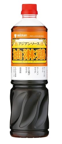 原材料:しょうゆ（小麦・大豆を含む）（国内製造）、砂糖、食用植物油脂（ごまを含む）、醸造酢、チキンエキス、おろししょうが、食塩、米発酵調味料／調味料（アミノ酸等）、酸味料、増粘剤（キサンタンガム）、香辛料抽出物・商品サイズ(高さx奥行x幅):27.4cm×16.4cm×8.2cm・100g当たり　エネルギー：158kcal、たんぱく質：3.4g、脂質：7.5g、炭水化物：19.5g、食塩相当量：4.3g・アレルゲン：小麦、ごま、大豆、鶏肉・本醸造しょうゆをベースに、ごま油、香味食用油、生姜を効かせた本格的な油淋鶏ソースです。唐揚げにかけるのはもちろん、炒めだれやドレッシング代わりとしてもお使いいただけます。ストレートタイプですので、そのままご使用下さい。商品紹介 本醸造しょうゆをベースに、ごま油、香味食用油、生姜を効かせた本格的な油淋鶏ソースです。唐揚げにかけるのはもちろん、炒めだれやドレッシング代わりとしてもお使いいただけます。ストレートタイプですので、そのままご使用下さい。■使用上の注意：フタをしっかり締め、よく振ってからご使用ください。開栓後立てて冷蔵。 原材料・成分 しょうゆ（小麦・大豆を含む）（国内製造）、砂糖、食用植物油脂（ごまを含む）、醸造酢、チキンエキス、おろししょうが、食塩、米発酵調味料／調味料（アミノ酸等）、酸味料、増粘剤（キサンタンガム）、香辛料抽出物