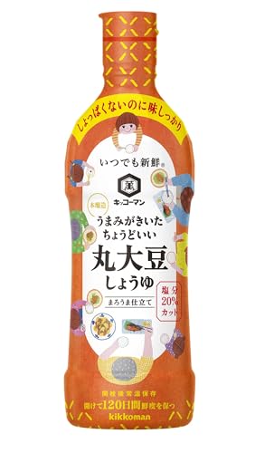 原材料:大豆（アメリカ）（分別生産流通管理済み）、小麦、食塩、砂糖、みりん／調 味料（アミノ酸等）、ビタミンB1・商品サイズ：(高さx奥行x幅):24.2cm×7.7cm×7.7cm商品紹介 「キッコーマンいつでも新鮮丸大豆しょうゆまろうま仕立て」は、しっかりとした旨みがきいて、ほんのりあまいので、食塩分20％オフの低塩仕様でも全く物足りなくない味わいです。うまみ、あまみがきいているので、つけたりかけたりするメニューはもちろん、炒め物や煮物でも分厚い味わいがあり、どんなメニューでもおいしく召しあがれます。使い勝手が良く、たっぷり使える620ml密封ecoボトルです。 原材料・成分 大豆（アメリカ）（分別生産流通管理済み）、小麦、食塩、砂糖、みりん／調 味料（アミノ酸等）、ビタミンB1