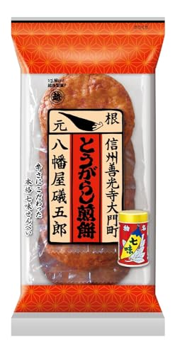 原材料:うるち米（国産）、しょうゆ、チリシーズニング、植物油脂、砂糖、チキンエキスパウダー、唐辛子、七味唐辛子、風味調味料（かつお）/調味料（アミノ酸等）、着色料（ベニコウジ、カロチノイド）、酸味料、香辛料抽出物、（一部に小麦・大豆・鶏肉・ごまを含む）・商品サイズ(高さx奥行x幅):24cm×25.5cm×11cm商品紹介 歯ざわりの良さと香ばしさが特徴のおせんべいを旨みのきいた特製しょうゆだれと風味豊かな「八幡屋礒五郎」の七味とうがらしで味わい深く仕上げました。 元文元年 (1736年 ) 創業の信州長野善光寺大門町に伝わる 「八幡屋礒五郎」 の七味唐辛子は古来不変、独特の製法で香りの中にも辛さが引き立つこだわりの本格七味唐辛子です。 原材料・成分 うるち米（国産）、しょうゆ、チリシーズニング、植物油脂、砂糖、チキンエキスパウダー、唐辛子、七味唐辛子、風味調味料（かつお）/調味料（アミノ酸等）、着色料（ベニコウジ、カロチノイド）、酸味料、香辛料抽出物、（一部に小麦・大豆・鶏肉・ごまを含む）