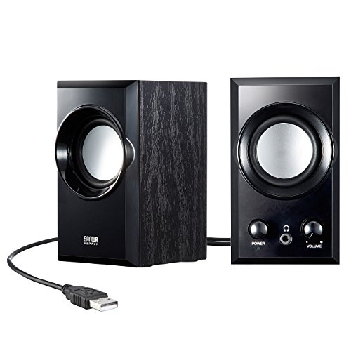 ブラック/-/MM-SPU7BK・パッケージ個数:1・【実用最大出力】:5W(2.5W+2.5W)・【周波数特性】:130Hz~20KHz・【スピーカー形式】:密閉式フルレンジスピーカシステム・【スピーカーサイズ】:2インチ(直径約52mm)・【インピーダンス】:4ΩUSBケーブル1本で電源と音源を供給でき、パッシブラジエーターユニット搭載により豊かな低音域を再現できる木製USBスピーカー。 ●USBケーブル1本で電源と音源を供給するUSBスピーカーなのでパソコン周りをキレイに接続できます。 ●パソコン内の高音質データをデジタルのままスピーカーへ送信し、ノイズ影響の少ないスピーカー内でアナログ変換することでクリアで高品質な音源を再現できます。 ●低音域を共振させることで心地よい重低音を再現するパッシブラジエーターユニットを搭載しています。コンパクトサイズながら豊かな迫力サウンドを再現できます。 ●響きの良い木製キャビネットを使用し、パッシブラジエーター機能の低音域強化も含め実用最大出力5W(2.5W+2.5W)とは思えない豊かで臨場感ある音楽を楽しめます。 ●電源ON・OFFスイッチとボリュームコントロールスイッチを別々に搭載しています。電源をONにするだけでいつもの音量ですぐに楽しむことができます。 【カラー】:ブラック 【実用最大出力】:5W(2.5W+2.5W) 【周波数特性】:130Hz~20KHz 【スピーカー形式】:密閉式フルレンジスピーカーシステム 【スピーカーサイズ】:2インチ(直径52mm) 【インピーダンス】:4Ω 【入力端子】:USB Aコネクタオス(USB2.0/1.1両規格対応) 【電源】:USBポートより供給(DC5V 500mA) 【筐体材質】:木製 【サイズ】:W67×D68×H115mm 【重量】:約570g(本体のみ) 【ケーブル長】:スピーカー間ケーブル/1.3m パソコン接続USBケーブル/1.3m 【付属品】:取扱説明書