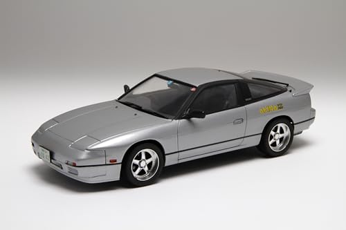 180SX 健二グレー/小型/ISD-17・組み立て、塗装が必要なプラスチックモデルキット。別途、工具、塗料等が必要。商品紹介 人気の頭文字Dシリーズに登場する健二の愛車、峠の定番、2リッターターボの180SXが再現できるキット。 □製品は人気のある2ドアをモデルとしています。 □ホイールはE ウィングホイールが付属。メッキが施されています。 □前輪はステアリングし、後輪は回転する仕様としています。 □内装はバスタブ型の一体成型とし、簡単に組み立て可能です。 □専用のデカールが付属し健二仕様を再現できます。 □スポーツマフラー用パーツとして金属パイプが付属します。 ※この商品は日本製です。 ※この商品は、組み立てが必要なプラスチックモデルキットです。 安全警告 なし
