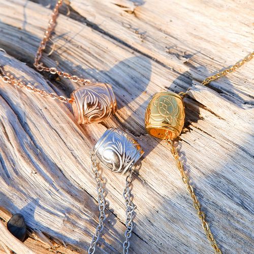 ハワイアン ジュエリー ネックレス ステンレス ペンダント バレル 樽 スクロール イエローゴールド シルバー ピンクゴールド ペア アクセサリー レディース ...