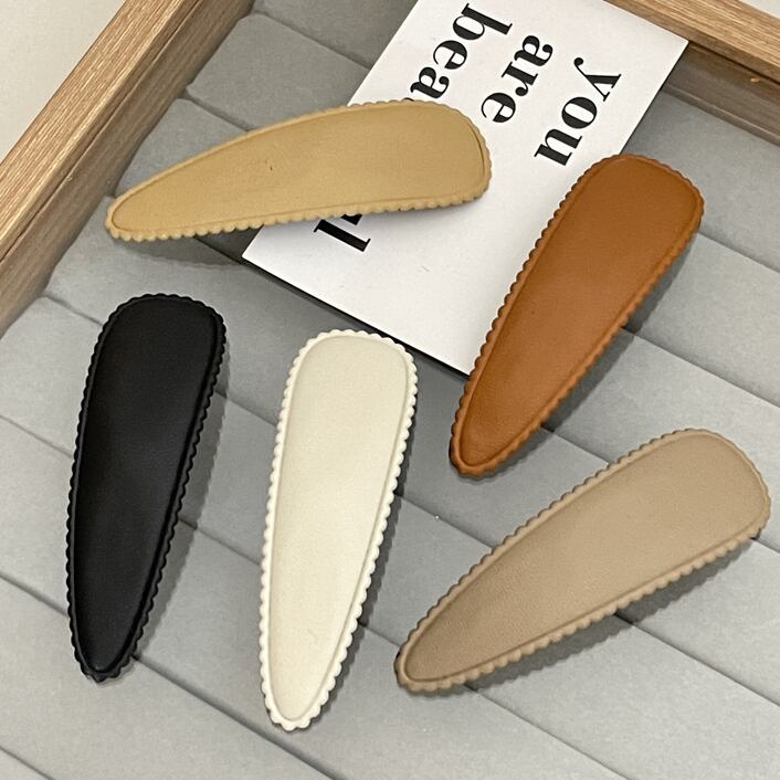 乐天商城 - 【メール便】レザー調 ヘアピン パッチンどめ 髪留め ヘアアクセサリー レディース 女性用 単色 シンプル エレガント 上品 まとめ髪 髪飾り ヘアアレンジ おしゃれ かわいい