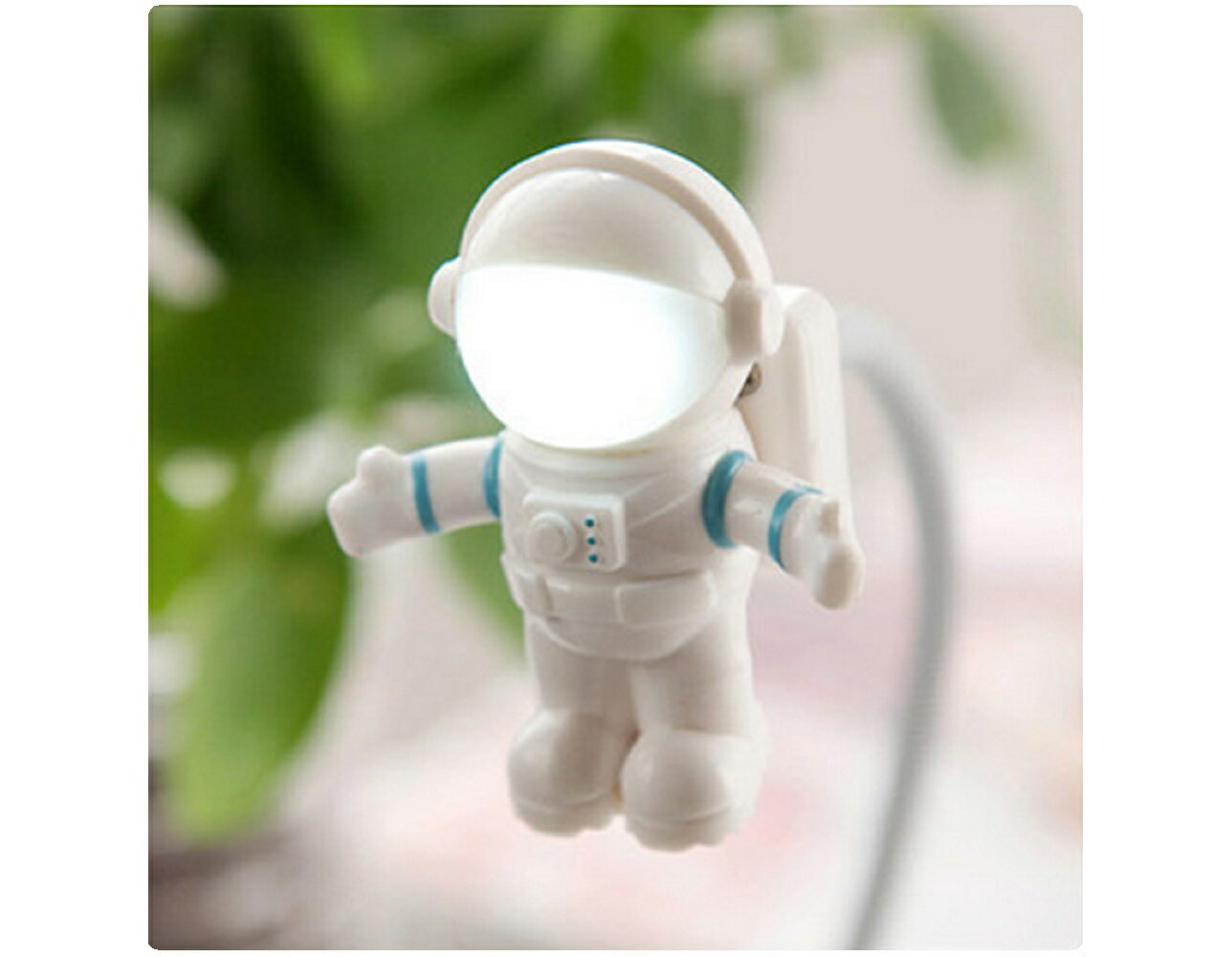 SSサービス『USBライト宇宙飛行士』