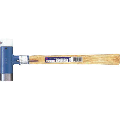 ↑↑↑正確な在庫状況は上記バナー「在庫状況を確認する」をクリックして頂き、必ずご確認ください。&nbsp;&nbsp;■ショックレス構造になっているため作業がしやすいです。■1本で2種類の作業ができる鉄と樹脂のコンビハンマーです。CS20●呼称:2ポンド●頭径(mm):42●頭長(mm):133●全長(mm):370材質仕上・頭部:ナイロン、鉄・柄:樫※メーカーの都合により、パッケージ・仕様等は予告なく変更になる場合がございます。機械等の出張修理に。