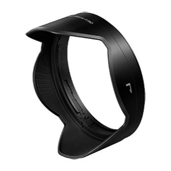 ↑↑↑正確な在庫状況は上記バナー「在庫状況を確認する」をクリックして頂き、必ずご確認ください。&nbsp;&nbsp;&nbsp;■「M.ZUIKO DIGITAL ED 12-40mm F2.8 PRO」「M.ZUIKO DIGITAL ED 12-40mm F2.8 PRO II」用のレンズフード■フード着脱部分が工夫されており、レンズフードが不用意に外れにくい構造ですLH66D