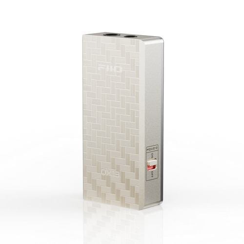 ECカレントのFiiO(フィーオ) FIO-QX13-G チタニウムゴールド USB DAC内蔵 ポータブルヘッドホンアンプ｜アングル2