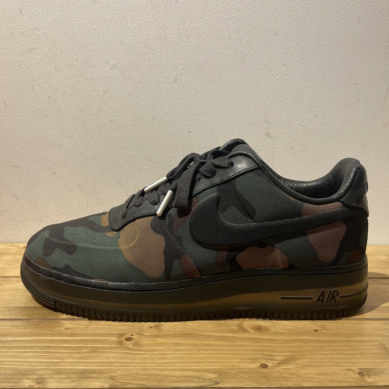 NIKE AIR FORCE 1 LOW MAX AIR VT QS 