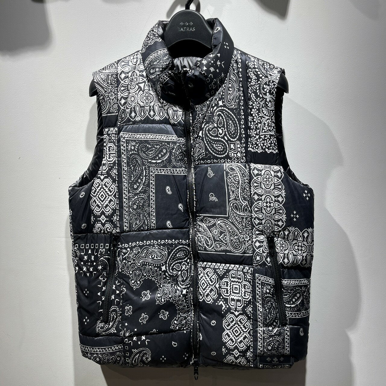 TATRAS 20aw DOWN VEST MTAT20A4729-D SIZE-02 タトラス リバーシブル ダウンベスト ペイズリー 心斎橋店【中古】