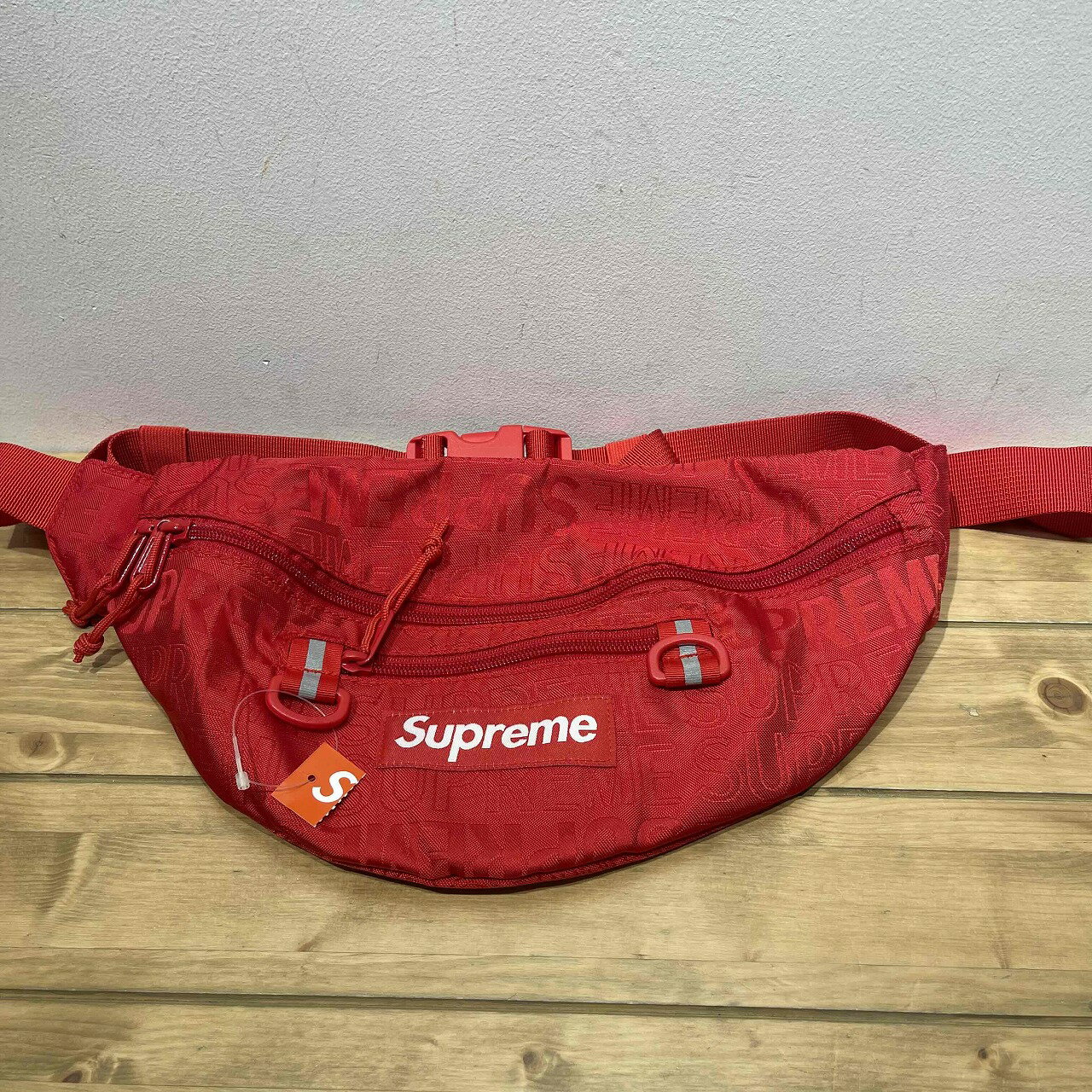 Supreme 19ss Waist Bag Red シュプリーム ウエストバッグ レッド 心斎橋店【中古】