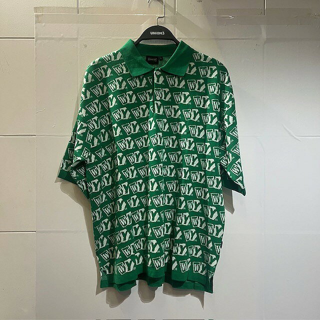 商品詳細WASTED YOUTH WY MONOGRAM KNIT POLO SIZE-Lになります。■ブランド：WASTED YOUTH■品番■カラー：グリーン■付属品：画像参照■状態：未使用品になります。画像にてご確認下さい。■定価■サイズ(約cm)：メジャー採寸の為、若干の誤差が生じる場合がございます。SIZE肩幅身幅着丈袖丈表記L53616927.5cmご注意●お色味について、極力実物に近くなるよう撮影を心掛けておりますが、ご使用のモニター環境等により、実際のお色味と多少異なる場合がございます。●商品チェックについて、確認には、細心の注意を払っておりますが、初期傷や劣化、保管時の小傷等がある場合がございます。 あくまでもUSED品となっておりますので神経質な方のご購入はお控え下さい。●当店の商品は実店舗でも販売しております。お買い上げ頂いた商品が品切れになってしまう場合がございます。ご迷惑をおかけ致しますが、予めご了承ください。●返品・交換について、不良品以外の返品、交換はお受け致しかねますので サイズ、状態などよくお確かめの上、ご購入下さい。この商品のお問い合わせ先UNION3 南堀江店■ 大阪府大阪市西区南堀江1丁目14－17 レゴ南堀江1F■ 06-7709-3032