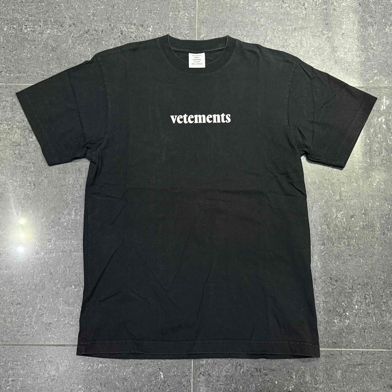 乐天商城 - VETEMENTS 20ss LOGO TEE XSサイズ ヴェトモン ロゴ半袖Tシャツ 南堀江店【中古】
