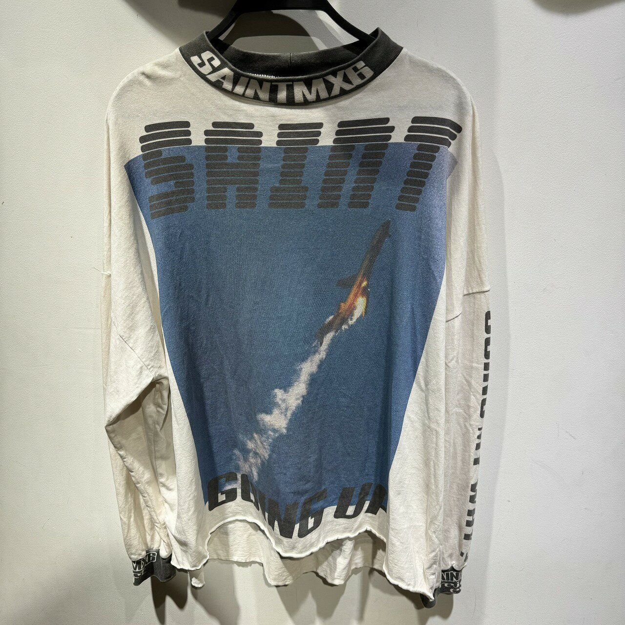 乐天商城 - SAINT Mxxxxxx 23aw GOING L/S TEE Lサイズ SM-A23-0000-013 セントマイケル ゴーイング ヴィンテージ加工 プリント 長袖Tシャツ 心斎橋店【中古】