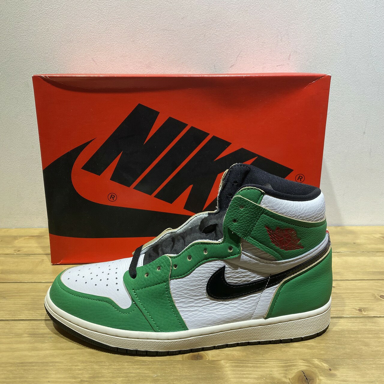 NIKE WMNS AIR JORDAN 1 HIGH OG LUCKY GREEN 28cm DB4612-300 ナイキ エアジョーダン1 ハイ ラッキーグリーン スニーカー 心斎橋店【中古】