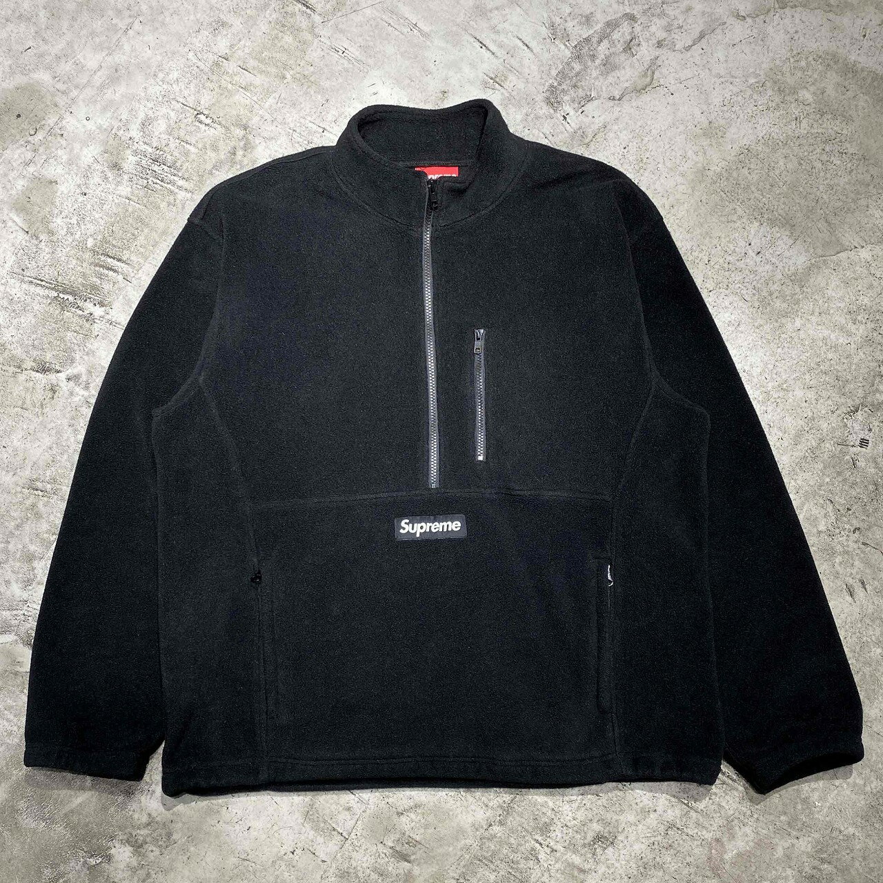 商品詳細Supreme 21aw Polartec Half Zip Pullover XLサイズになります。■ブランド：Supreme■品番■カラー：画像参照■付属品■状態：USED品になります。画像にてご確認ください。■参考価格■サイズ(約cm)：メジャー採寸の為、若干の誤差が生じる場合がございます。サイズ肩幅身幅着丈袖丈表記XL58677165cmご注意●お色味について、極力実物に近くなるよう撮影を心掛けておりますが、ご使用のモニター環境等により、実際のお色味と多少異なる場合がございます。●商品チェックについて、確認には、細心の注意を払っておりますが、初期傷や劣化、保管時の小傷等がある場合がございます。 あくまでもUSED品となっておりますので神経質な方のご購入はお控え下さい。●当店の商品は実店舗でも販売しております。お買い上げ頂いた商品が品切れになってしまう場合がございます。ご迷惑をおかけ致しますが、予めご了承ください。●返品・交換について、不良品以外の返品、交換はお受け致しかねますので サイズ、状態などよくお確かめの上、ご購入下さい。この商品のお問い合わせ先UNION3 心斎橋店■ 大阪府大阪市中央区西心斎橋1-4-17■ 06-4256-3081