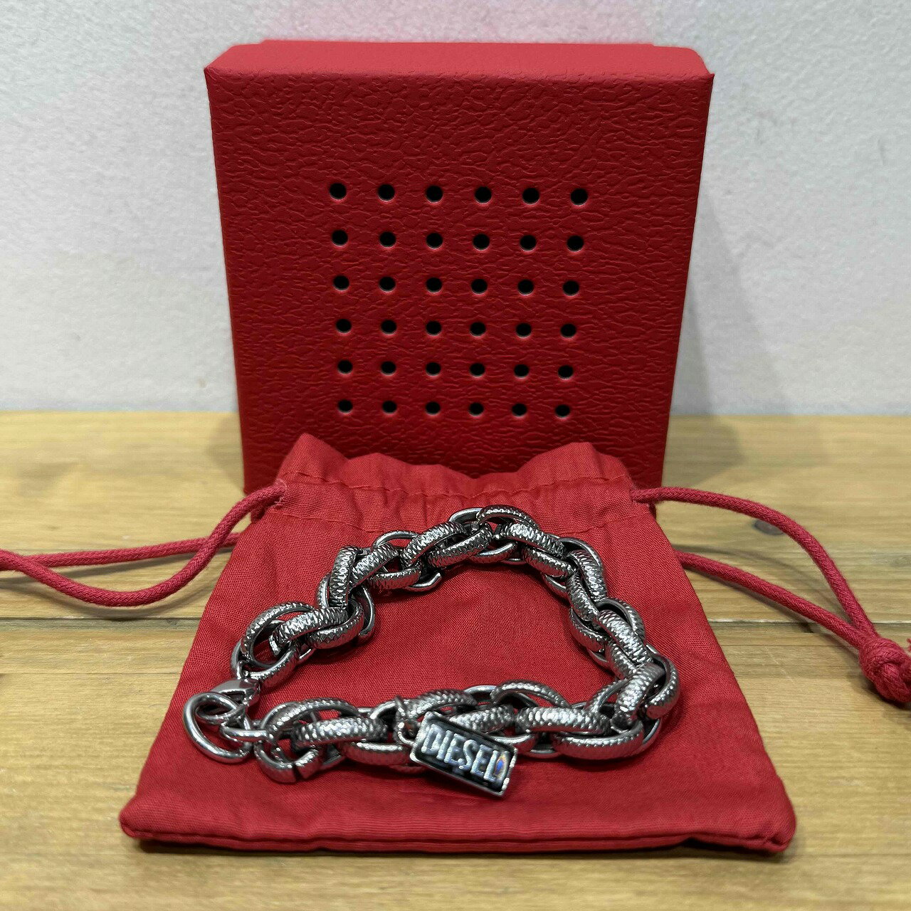 Rakuten - DIESEL UNISEX BRACELET SILVER DX151400DJW 箱有 ディーゼル ユニセックス ブレスレット アクセサリー 小物 心斎橋店【中古】