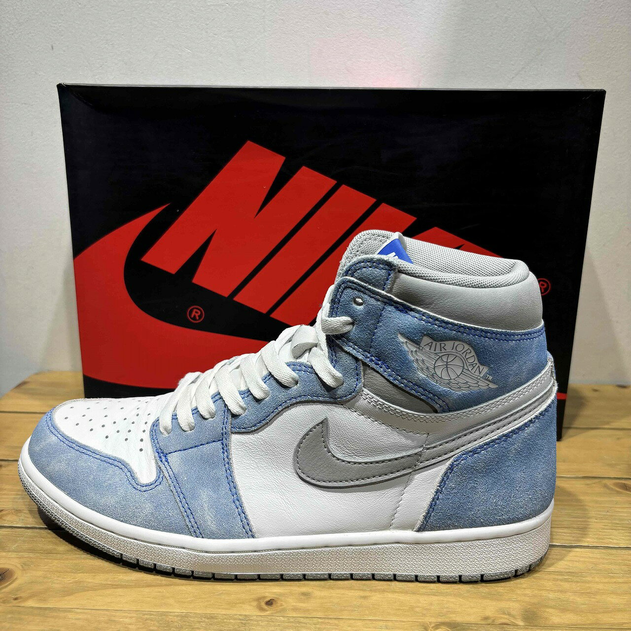 靴/バッグ Nike Air Jordan 1 Hyper  JORDAN BRAND AIR JORDAN 1 RETRO HIGH OG HYPER ROYAL/SAIL 18FA-I