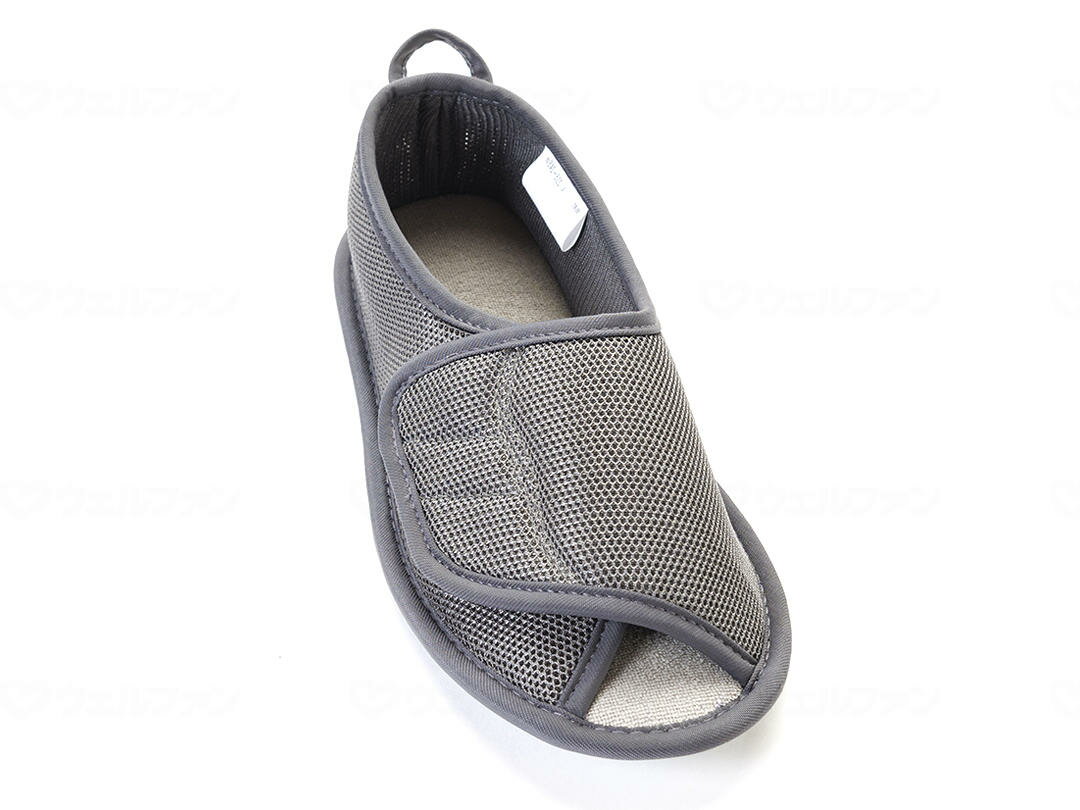 商品の仕様 ●サイズ／S：20.5〜21.5cm、M：22.0〜23.0cm、L：23.5〜24.5cm、LL：25.0〜26.0cm、3L：26.5〜27.5cm・4L：28.0〜29.0cm（ワインのみS〜LL）、ワイズ：3E相当 ●重さ／約125g（片足Lサイズ） ●材質／表・内：ポリエステル100％（メッシュ）、底材：TPR ●生産国／中国 ●抗菌加工・防臭加工（中底のみ） ●室内用 ●男女兼用 商品の説明 ・お客様の声をもとにリニューアルしました！ ・摩耗に強い縁取りテープで破れにくい。 ・甲が全開するので履きやすく履かせやすい。