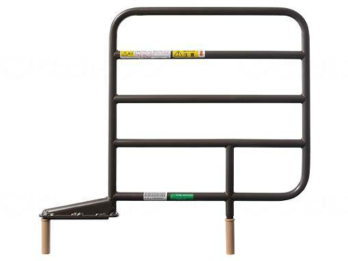 【商品の仕様】 ●サイズ／長さ59×高さ（挿入口上部からの高さ）46.5cm、手すり〜挿入口までの長さ：15cm ●材質／本体：スチール、差込部：ナイロン樹脂 ●重さ／4.5kg ●生産国／ベトナム 【商品の説明】 ・プラッツ製介護用ベッドに挿入し、ベッドからの転落や寝具の落下を予防する。 ・乗り越え・転落防止対策として、従来品に比べレール高さを2cmアップし、より安全性を高めました。 ・マット厚18cmまで対応しています。 大型商品は送料実費となります