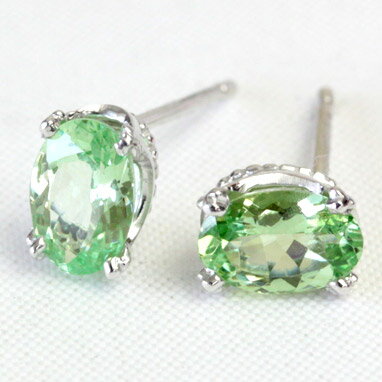 樂天商城 - UV タイプ ガーネット 4.0mm×6.0mm ピアス UVガーネット オーバルカット ピアス K18