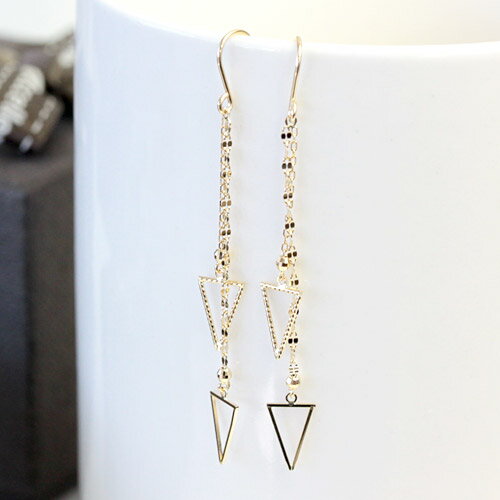 樂天商城 - K18 ピアス アメリカンピアス シャラシャラ トライアングル アメリカンフック ピアス 【あす楽対応】