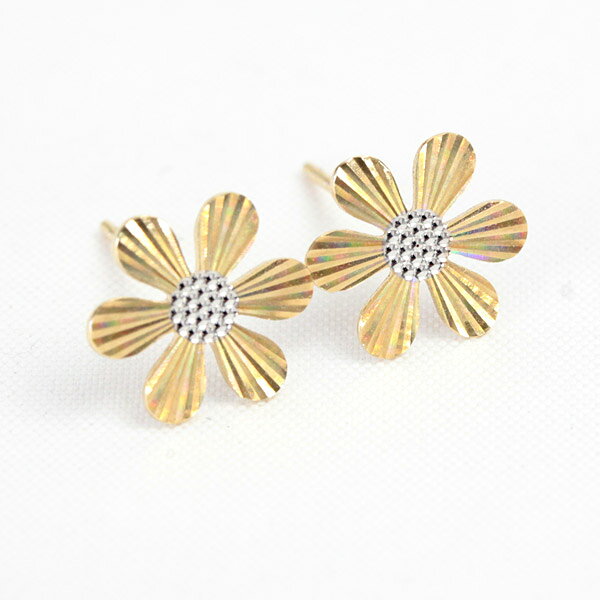 樂天商城 - K18 フラワー デザイン ピアス 地金ピアス お花 Pt900 K18 デイリーで使いやすいファッションピアス