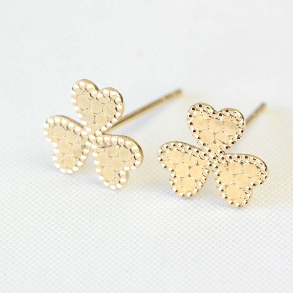 K18 クローバー デザイン ピアス ミル打ちデザイン ミルグレイン 地金ピアス クラシカル 三つ葉 ゴールド