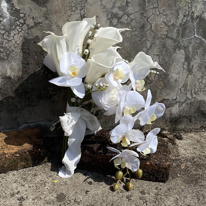 ウェディングブーケ ウエディングブーケ オランダカイウ キャスケードブーケ ブライダルブーケ 花嫁 ブーケ 造花 華やか 結婚式 二次会 披露宴 ホワイト 白