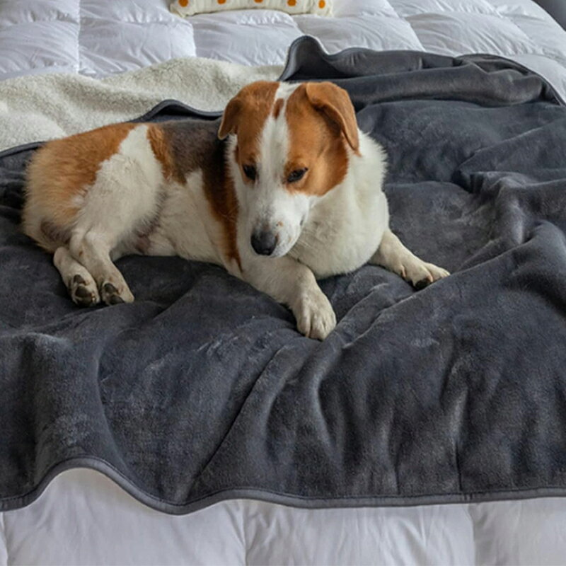 DAGASHIYAのペット 防水マット ペット用おしっこマット 防水シート 犬 猫 マット 両面仕様 犬 猫用 下敷き マット ボア 中型犬 大型犬 おしっこマット 再使用可能 介護 おもらし対策 ペットマット ペット毛布 フランネル 防水おしっこシーツ｜アングル2