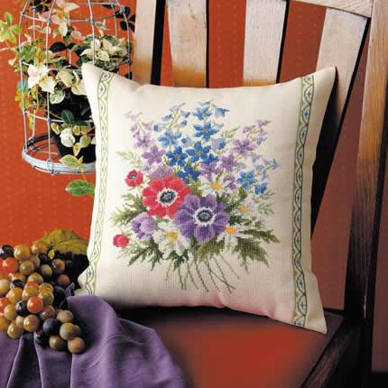 オリムパス製絲 ししゅうキット 6025(ベージュ) クッション アネモネのクッション (4509g)