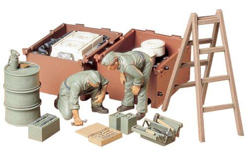 タミヤ MM 1/35 ドイツ戦車兵 エンジン整備セット (商品コード:35180)