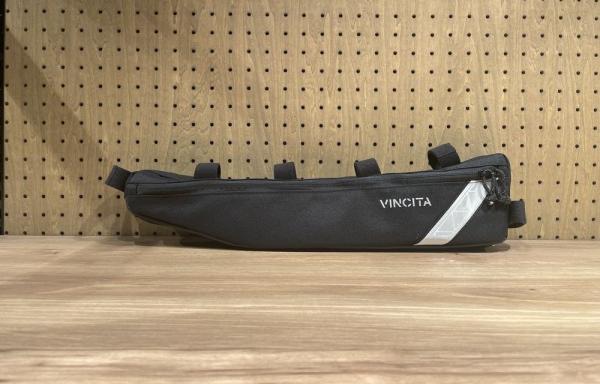 VINCITA Everywhere フレームバッグ M BLACK【沖縄・離島への配送不可】