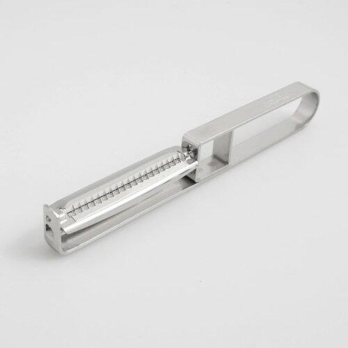 &nbsp;メーカー&nbsp;サンクラフト&nbsp;商品カテゴリ&nbsp;調理器具＞ピーラー・皮むき器&nbsp;発送目安&nbsp;2日〜3日以内に発送予定（土日祝除）&nbsp;お支払方法&nbsp;銀行振込・クレジットカード&nbsp;送料&nbsp;送料無料&nbsp;特記事項&nbsp;&nbsp;その他&nbsp;●約3mmの細切りがどんどんできる●収納ケースが付いているので片付けも安心
