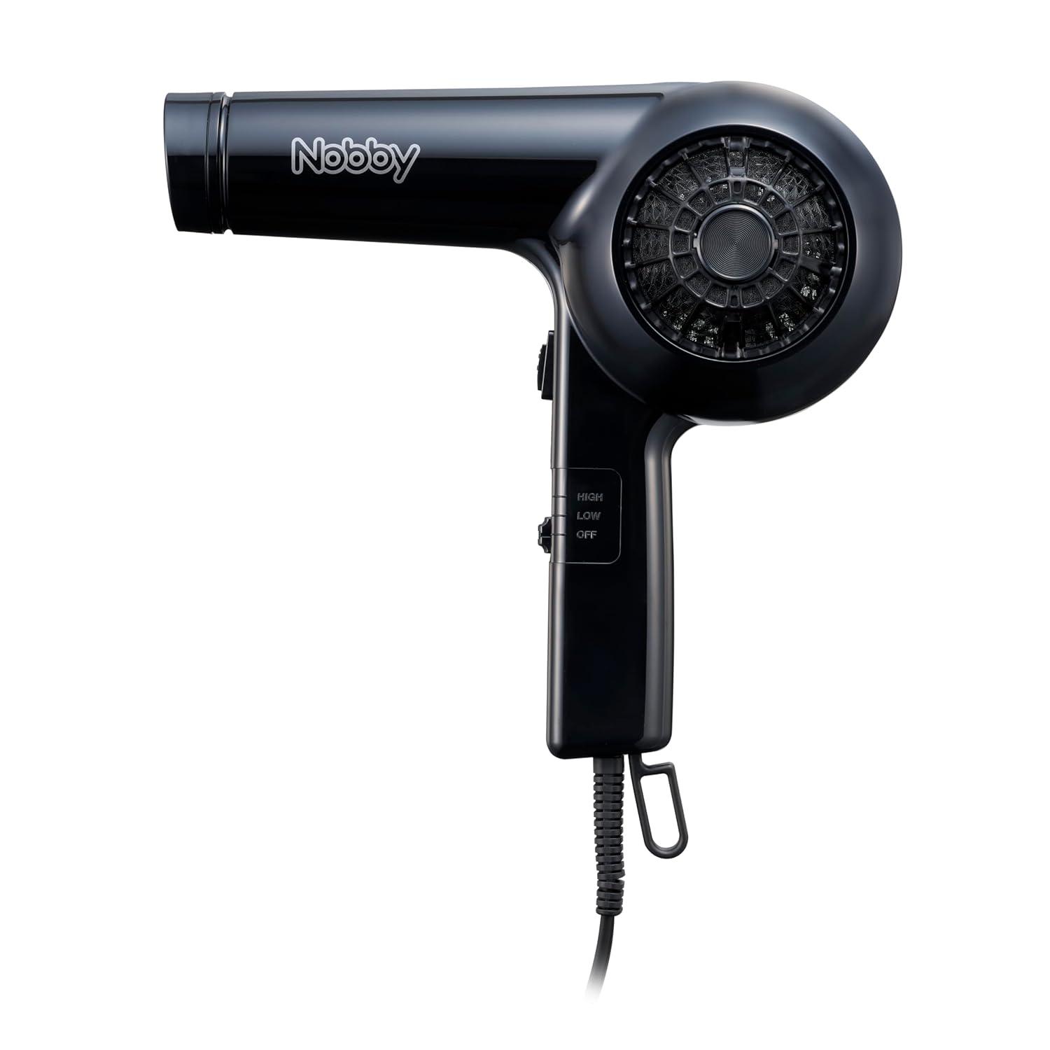 &nbsp;メーカー&nbsp;テスコム(TESCOM)&nbsp;商品カテゴリ&nbsp;ヘアスタイリング・ヘアケア＞ヘアドライヤー&nbsp;発送目安&nbsp;1週間以内に発送予定&nbsp;お支払方法&nbsp;銀行振込・クレジットカード&nbsp;送料&nbsp;送料無料&nbsp;特記事項&nbsp;&nbsp;その他&nbsp;※※※※※※※※※※※※※※※※※ 仕様 ※※※※※※※※※※※※※※※※※種類 ヘアドライヤー温風温度 115℃(周囲温度 30℃の場合、High-Hot使用時)風温切替機能 ○冷風 ○電源・電圧 AC100V 50Hz/60Hzコードの長さ 3 m消費電力 1200Wサイズ 幅232x高さ213x奥行94mm(本体のみ)/幅275x高さ213x奥行94mm(セットフード付き)重量 670g(本体のみ)/700g(セットフード付き)カラー ブラック付属ブラシ数/アタッチメント数 1 個付属ブラシ/アタッチメント セットフード