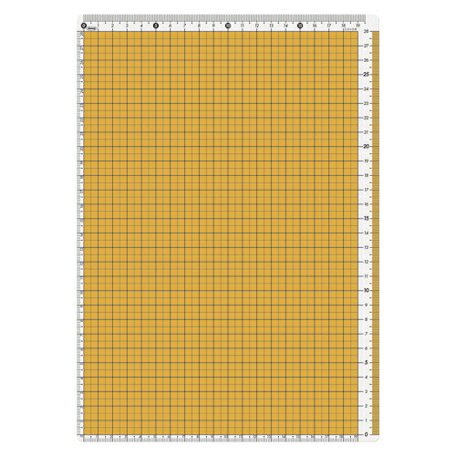 商品の仕様●線やグラフを書くときに便利な、5mm方眼タイプ。●スタイルに合わせて選べるカラーシリーズから方眼下敷です。特長は線やグラフを書く時に便利な5mm方眼タイプです。10mm毎に罫線が太くなっているので読取り易くなっています。また全ての辺に目盛りがあり、定規としての機能も備えています。表面は光沢クリア、裏面はすべりにくいマット地になっています。●規格：A4判●外寸：縦297×横210mm●厚：0.6mm●材質：PP●目盛(1〜4縦23.5cm、横16.5cm5〜8縦28cm、横19.5cm)付●vol.49カタログ掲載：P533※商品画像はイメージです。複数掲載写真も、商品は単品販売です。予めご了承下さい。※商品の外観写真は、製造時期により、実物とは細部が異なる場合がございます。予めご了承下さい。※色違い、寸法違いなども商品画像には含まれている事がございますが、全て別売です。ご購入の際は、必ず商品名及び商品の仕様内容をご確認下さい。※原則弊社では、お客様都合（※色違い、寸法違い、イメージ違い等）での返品交換はお断りしております。ご注文の際は、予めご了承下さい。